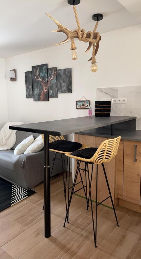 Appartement Avec Chambre Ouverte Bourg-Madame Kültér fotó